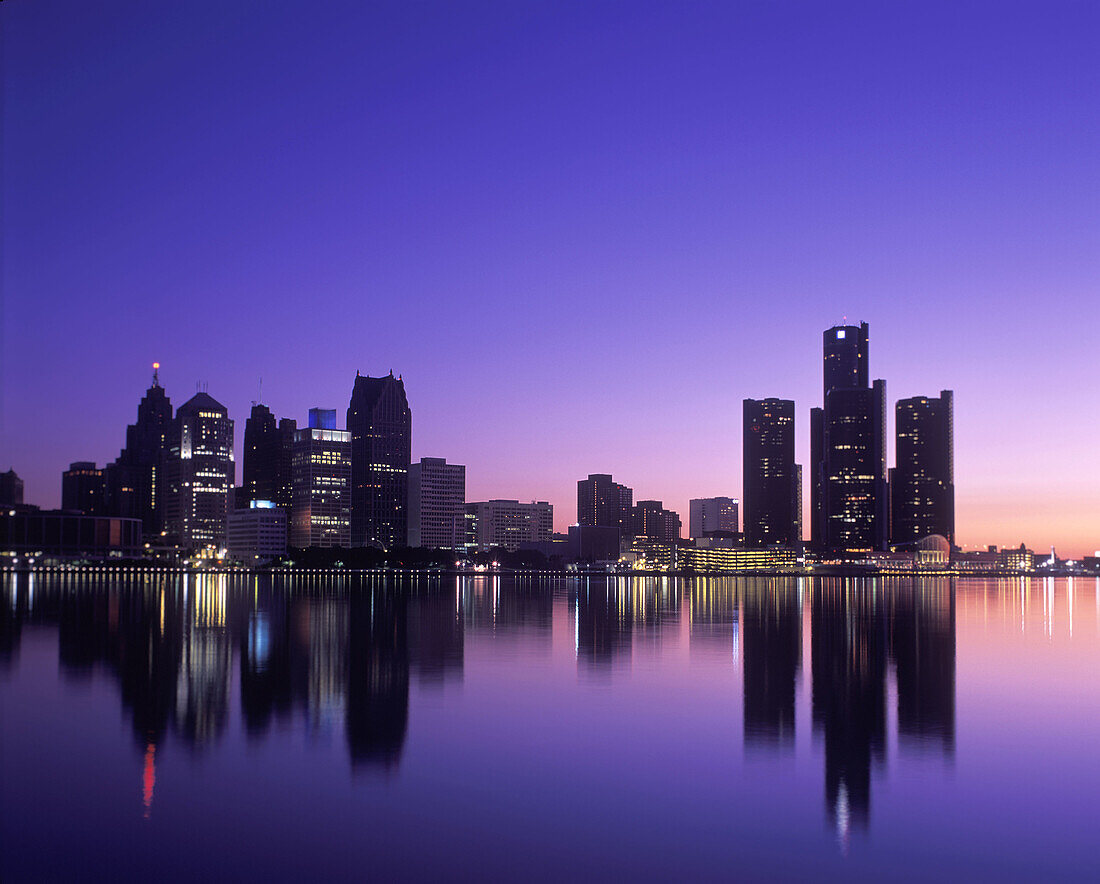 Downtown skyline, Detroit, Michigan, USA.