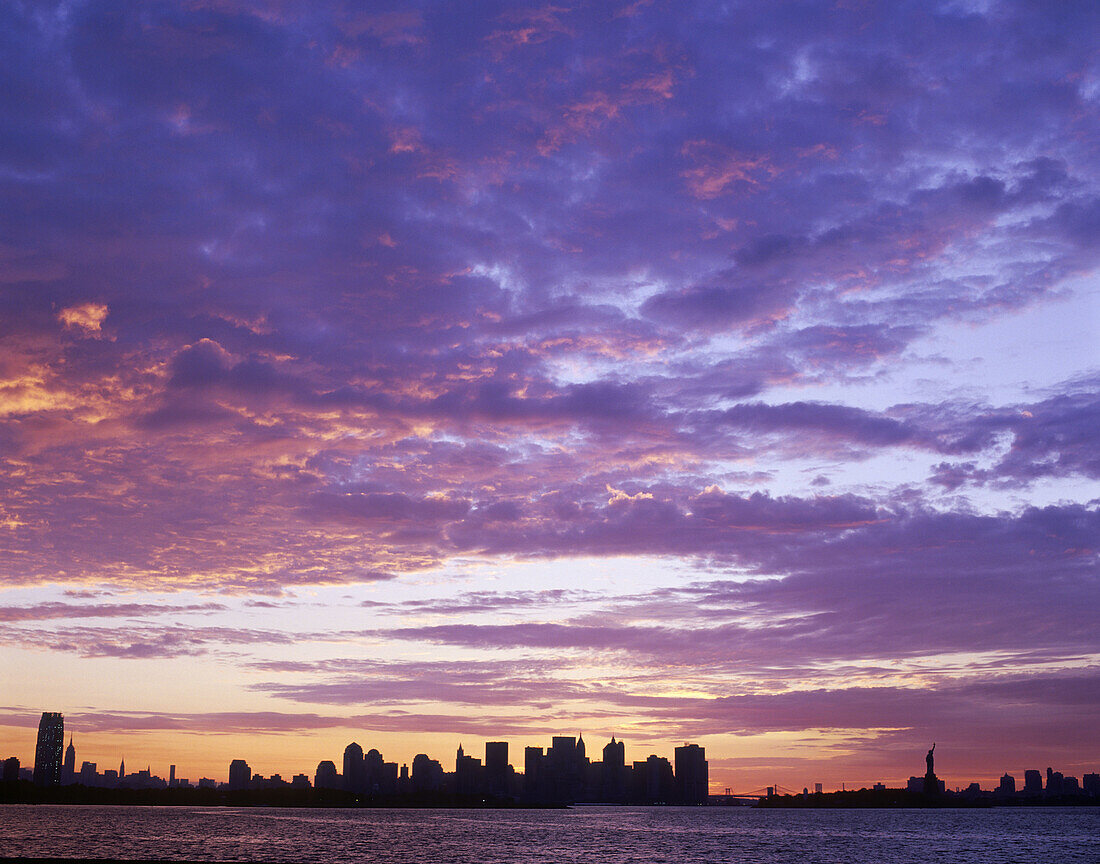 Downtown skyline, Manhattan, New York, USA.