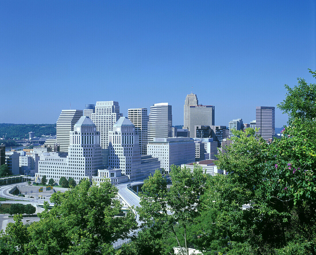 Downtown skyline, Cincinnati, Ohio, USA.