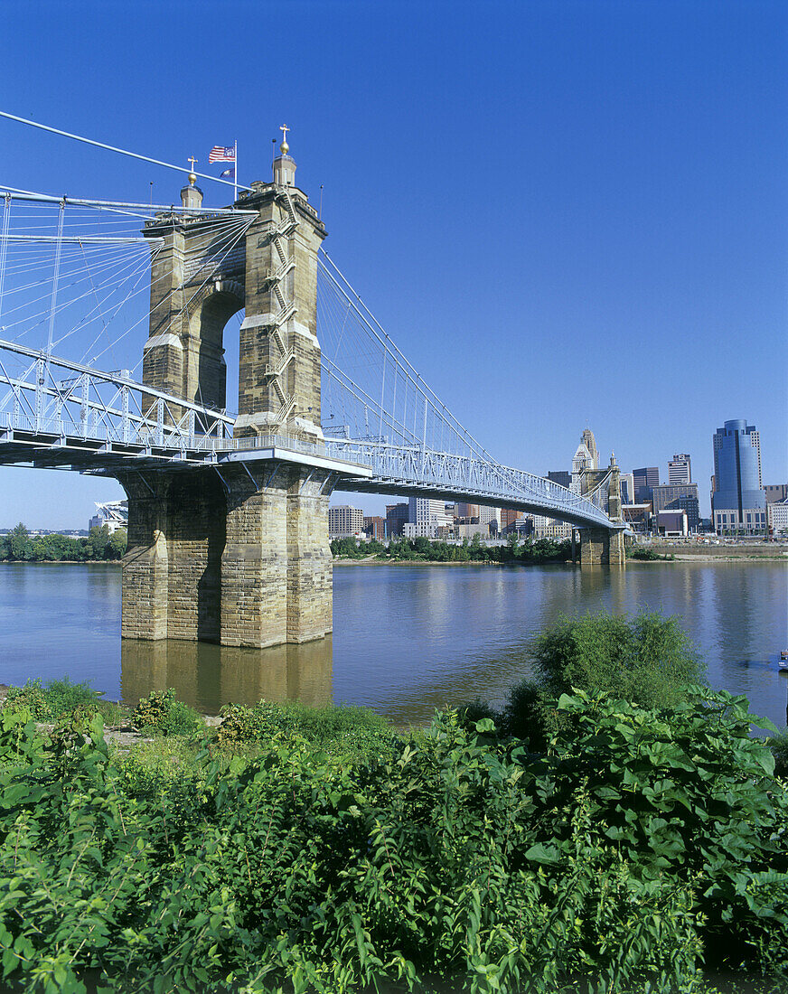 Roebling suspension bridge, Ohio river, Cincinnati, USA.