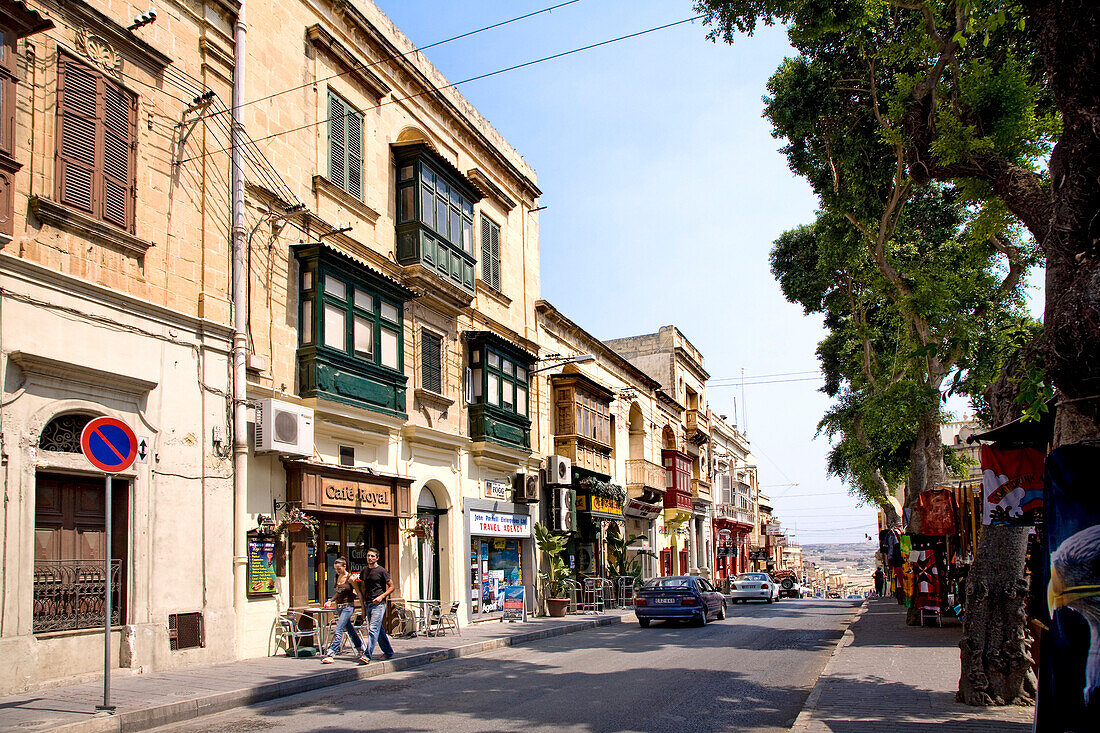 Blick auf Häuser in einer Strasse in Victoria, Gozo, Malta, Europa