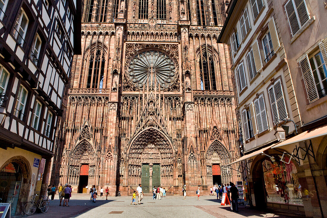 Straßburger Münster, Liebfrauenmünster, Westportal und Rue Merciere, Straßburg, Elsaß, Frankreich