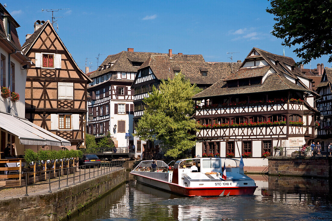Bootsfahrt, Restaurant Maison de Tanneurs, Petite France, Straßburg, Elsaß, Frankreich