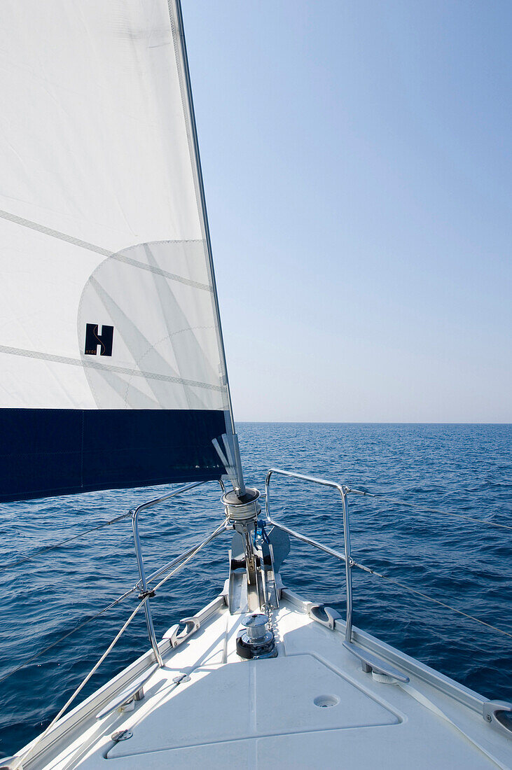 Segelschiff Bug mit Segel, Yacht, Segeltörn, Kroatien