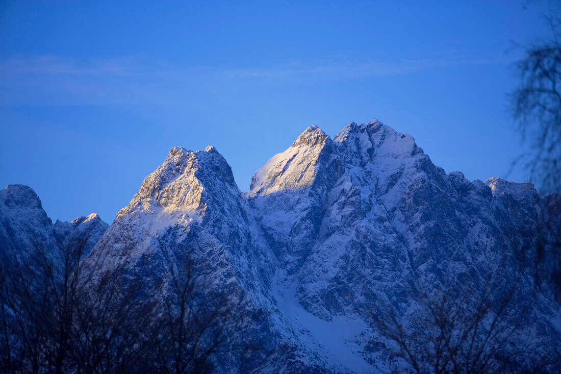 View to the Zugspitze (2962 m) and Waxenstein, Garmisch-Partenkirchen, Upper Bavaria, Germany