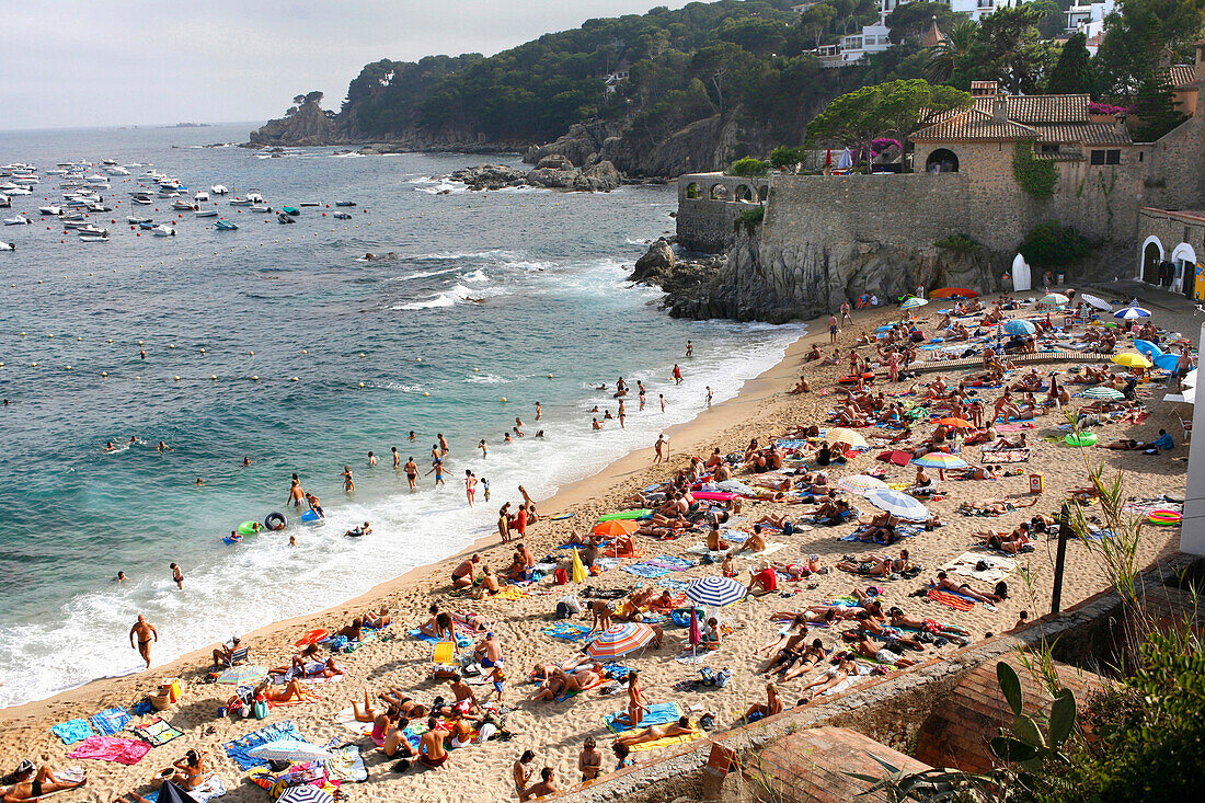 Strandleben, Calella de Palafrugell, Costa Brava, Katalonien, Spanien