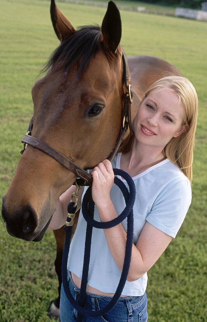 ime, Exterior, Facial expression, Facial expressions, Fair-haired, Female, Generation X, Grass, Green