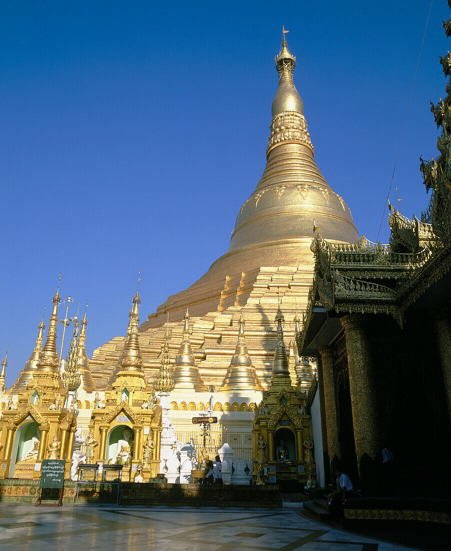 Shwedagon Pagoda. Yangoon. Myanmar