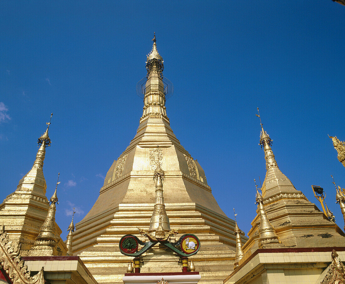  Architecture, Art, Arts, Asia, Buddhism, Buddhist, Buddhists, Building, Buildings, Burma, Color, Colour, Daytime, Detail, Details, Exterior, Golden, Historic, Historical, History, Horizontal, Landmark, Landmarks, Low angle view, Myanmar, Oriental, Orname