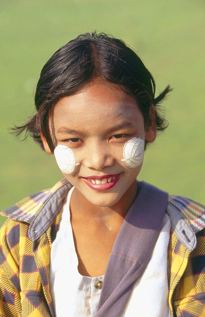 Girl at Lake Taungthaman. Mandalay. Myanmar (Burma).