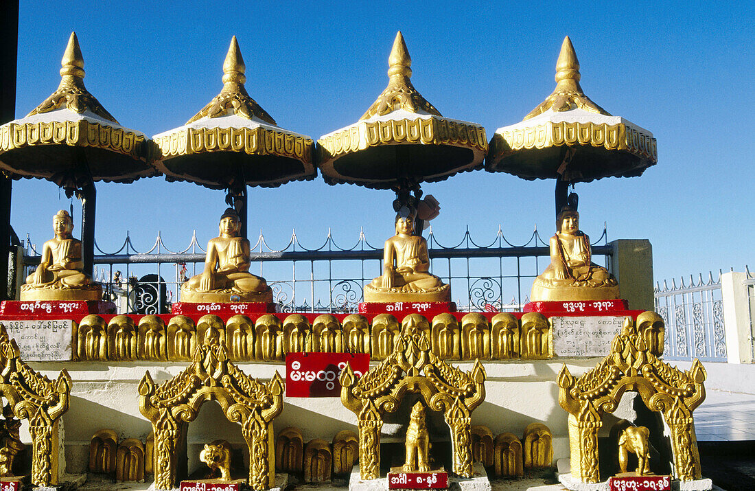 Kyaik-Tiyo Pagoda (The Golden Rock). Kyaikto. Myanmar (Burma).