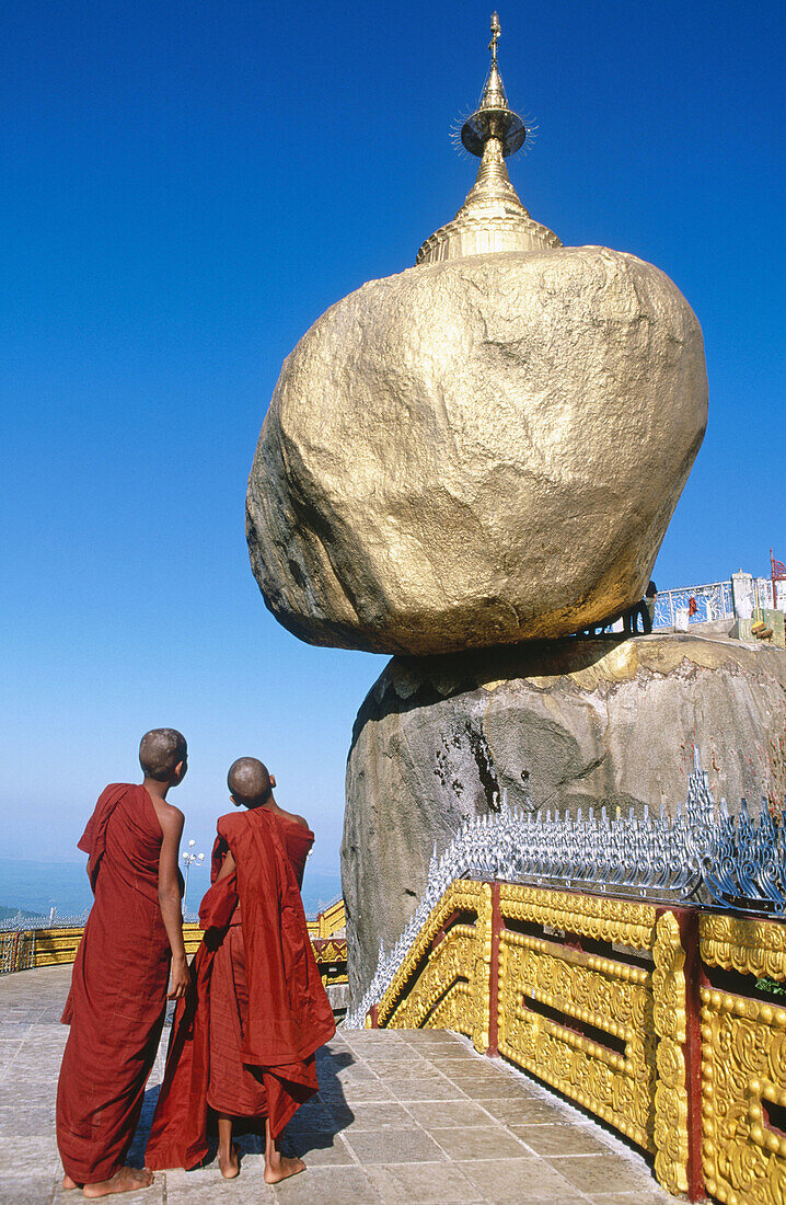 Kyaik-Tiyo Pagoda (The Golden Rock). Kyaikto. Myanmar (Burma).