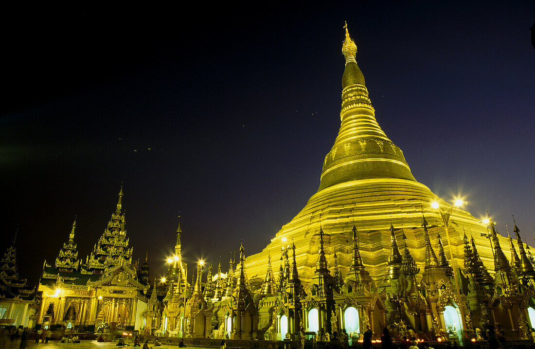 Shwedagon Pagoda. Yangoon (Rangoon). Myanmar (Burma).