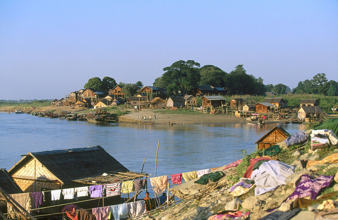 Irrawaddy (Ayeyarwady) river. Mandalay. Myanmar (Burma).