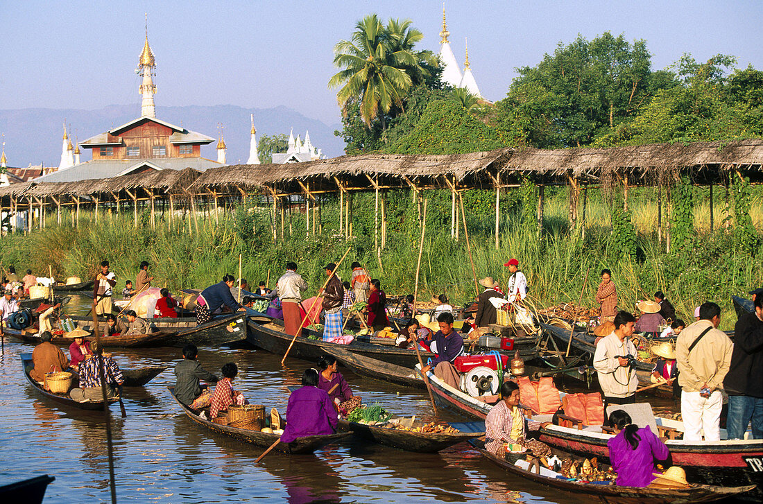 Iwama floating market. Iwama village. Inle Lake. Shan State. Myanmar.