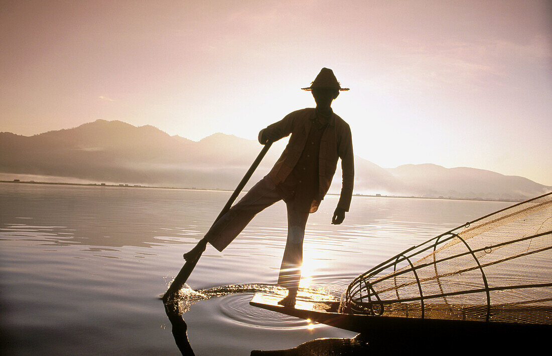 Intha fisherman. Inle Lake. Shan State. Myanmar.