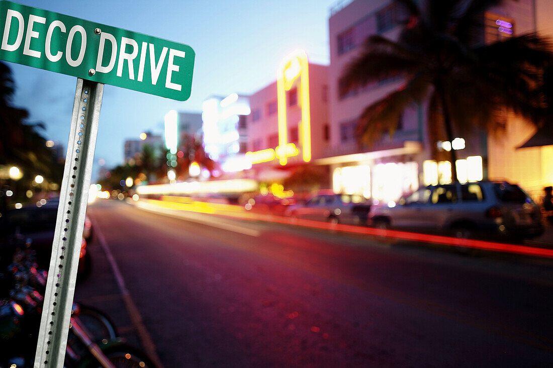 Usa. Florida. Miami Beach. South Beach. Art deco district. Ocean Drive at night