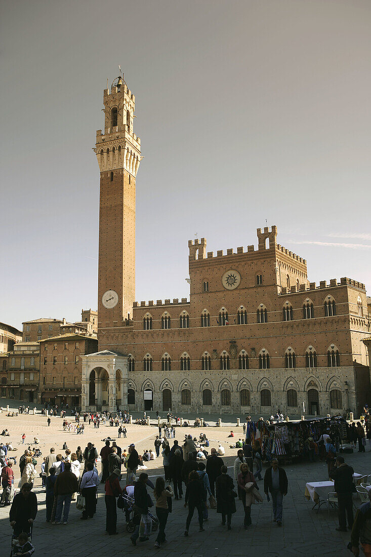 Piazza del Campo. Municipal Palace and Torre del Mangia (Mangia s Tower). Siena. Tuscany. Italy.