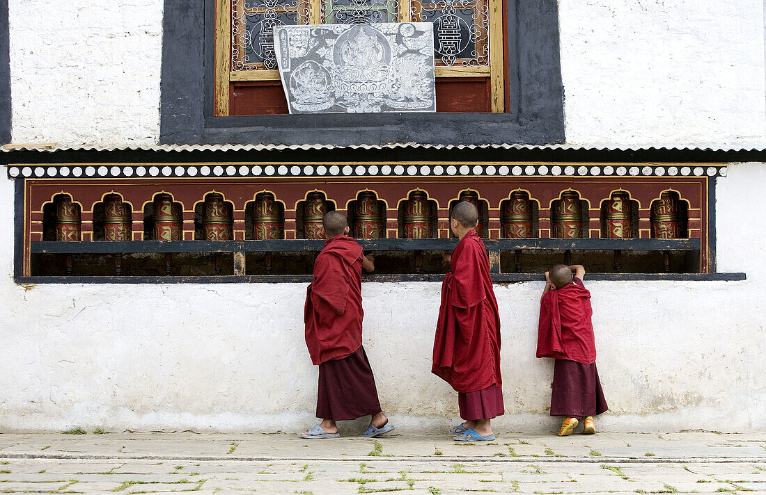Bhutan. Buthang Valley. Jankar. Tashing Goemba Monastery. Buddhist monk. MODEL RELEASE # 954