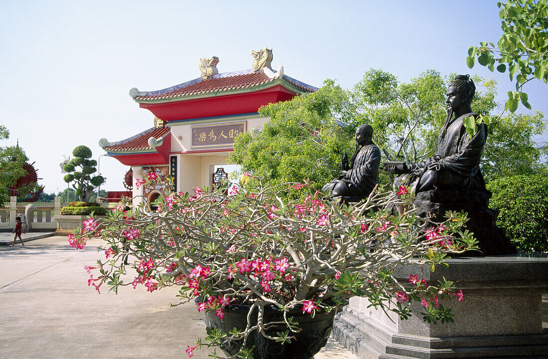 Viharnra Sien Temple (aka Anek Kusala Sala). Pattaya. Thailand