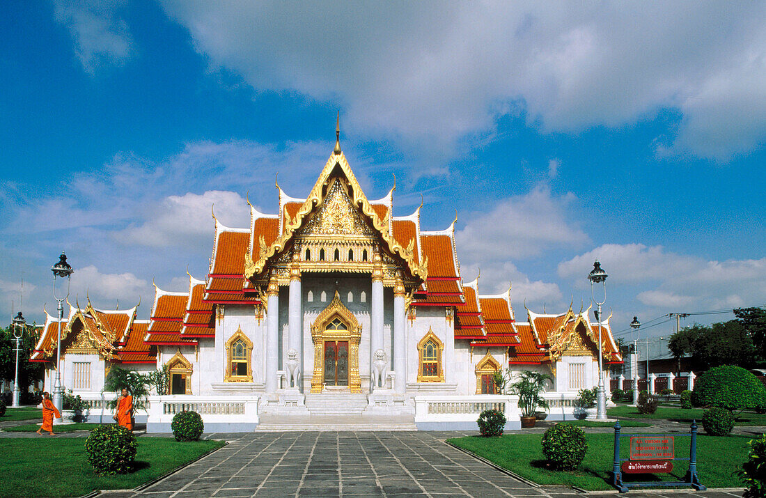 Wat Benchamabophit (Marble Temple). Bangkok. Thailand