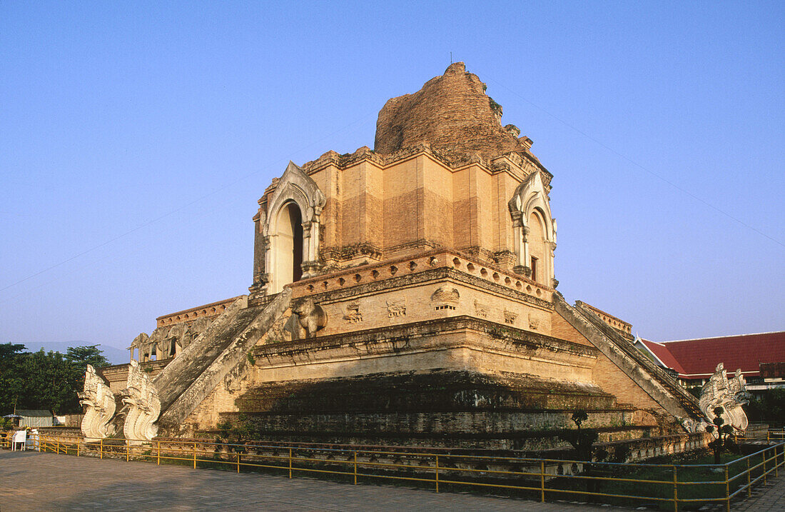 Temple Wat Chedi Luang. Chiang Mai. Thailand