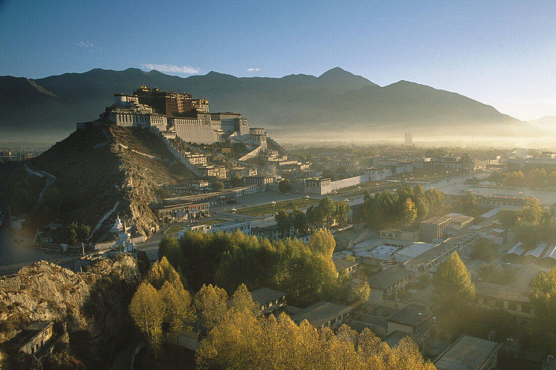 Potala Palace, exiled Dalai Lama s winter palace. Tibet