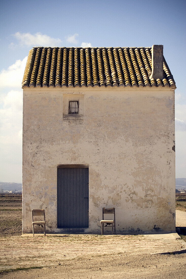  Aged, Calm, Calmness, Chair, Chairs, Closed, Color, Colour, Contemporary, Country, Countryside, Daytime, Exterior, Facade, Façade, Facades, Façades, House, Houses, Isolated, Isolation, Nobody, Old, Outdoor, Outdoors, Outside, Peaceful, Peacefulness, Quie