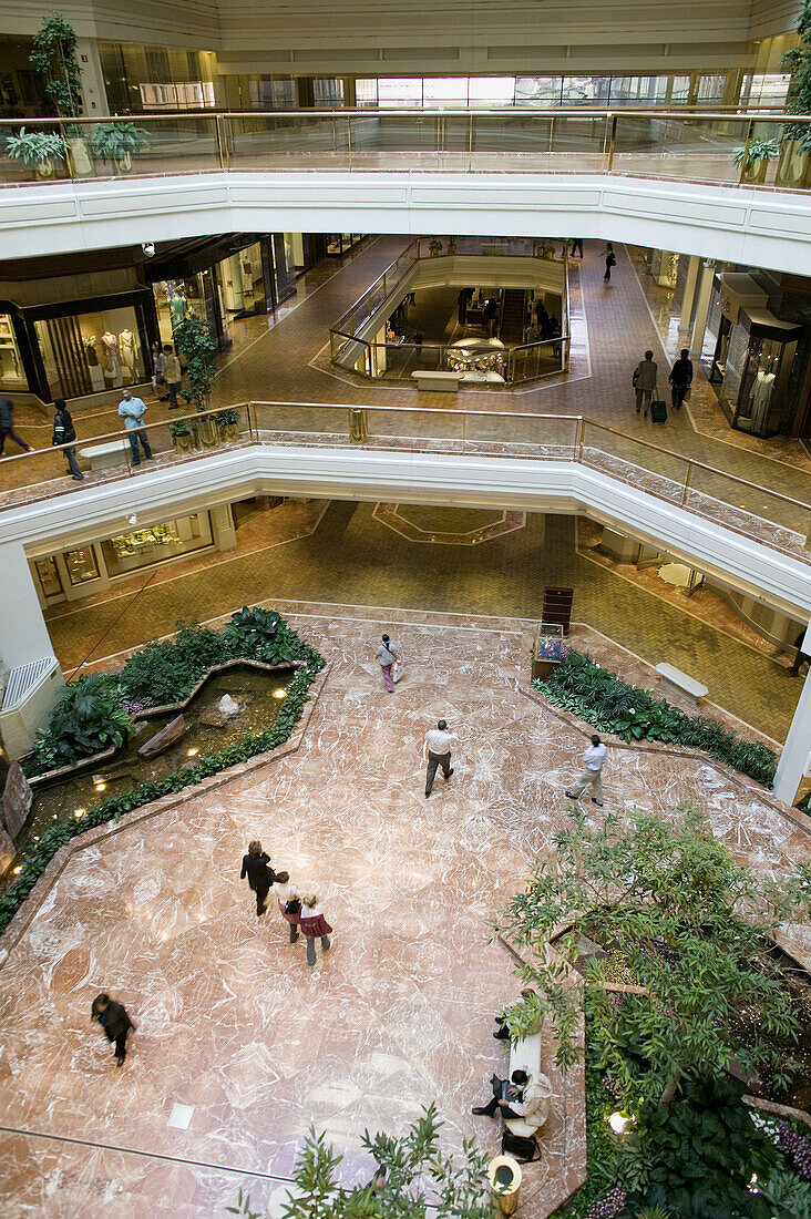 Copley Place mall, Boston, … – License image – 70158603 ❘ lookphotos