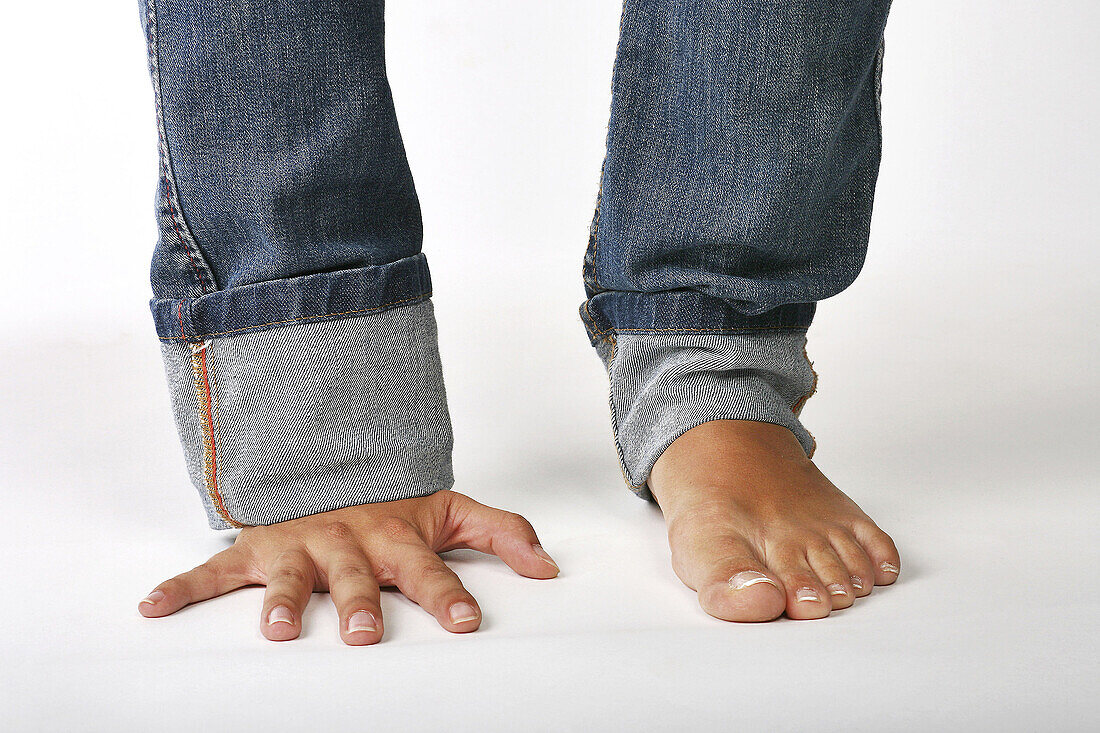  Anonymous, Blue jean, Blue jeans, Body, Body part, Body parts, Color, Colour, Concept, Concepts, Contemporary, Denim, Detail, Details, Feet, Foot, Hand, Hands, Human, Indoor, Indoors, Interior, Jean, Jeans, Leg, Legs, Limb, Limbs, Odd, One, One person, O
