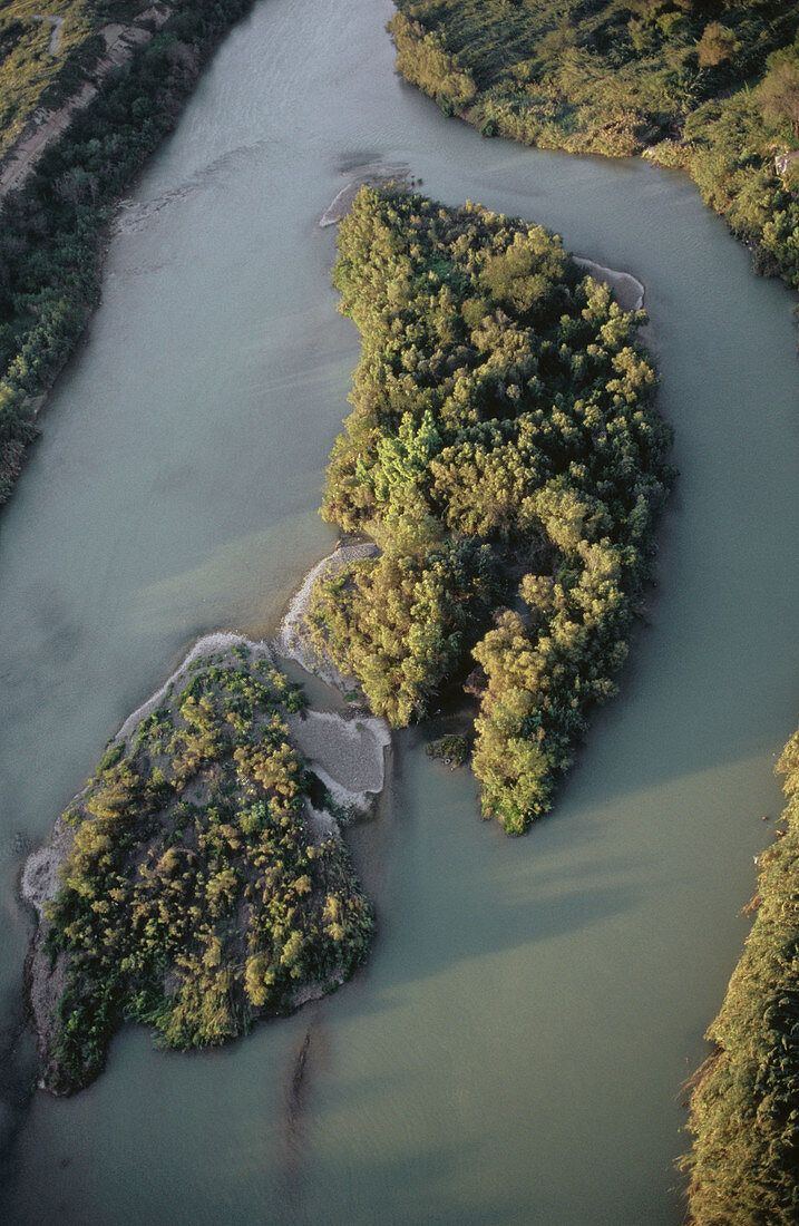 Río Grande river. Border between Texas (USA) and Tamaulipas (Mexico)