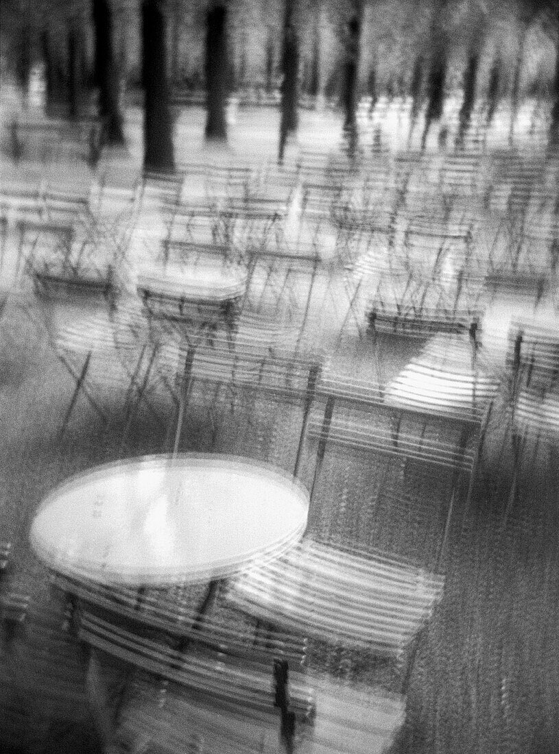  B&W, Bar, Bars, Black-and-White, Blurred, Cafe, Cafe terrace, Cafe terraces, Cafes, Chair, Chairs, Coffee shop, Coffee shops, Contemporary, Daytime, Empty, Exterior, Many, Monochromatic, Monochrome, Nobody, Object, Objects, Outdoor, Outdoor cafe, Outdoor