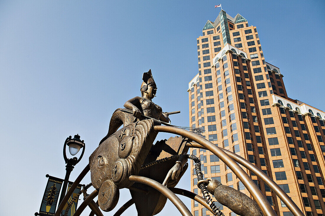 WISCONSIN Milwaukee Acqua Grylli sculpture by Beth Sahagian, RiverSculpture along Riverwalk