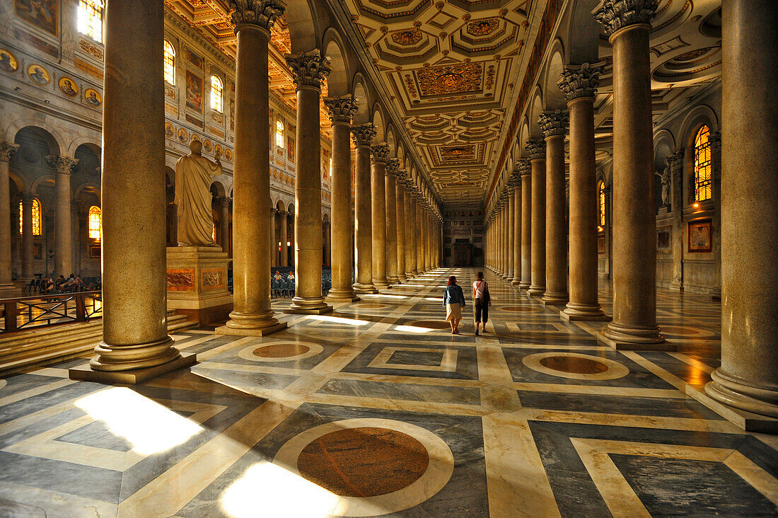 Innenansicht von Basilika Sankt Paul, Basilika di San Paolo, Rom, Latium, Italien