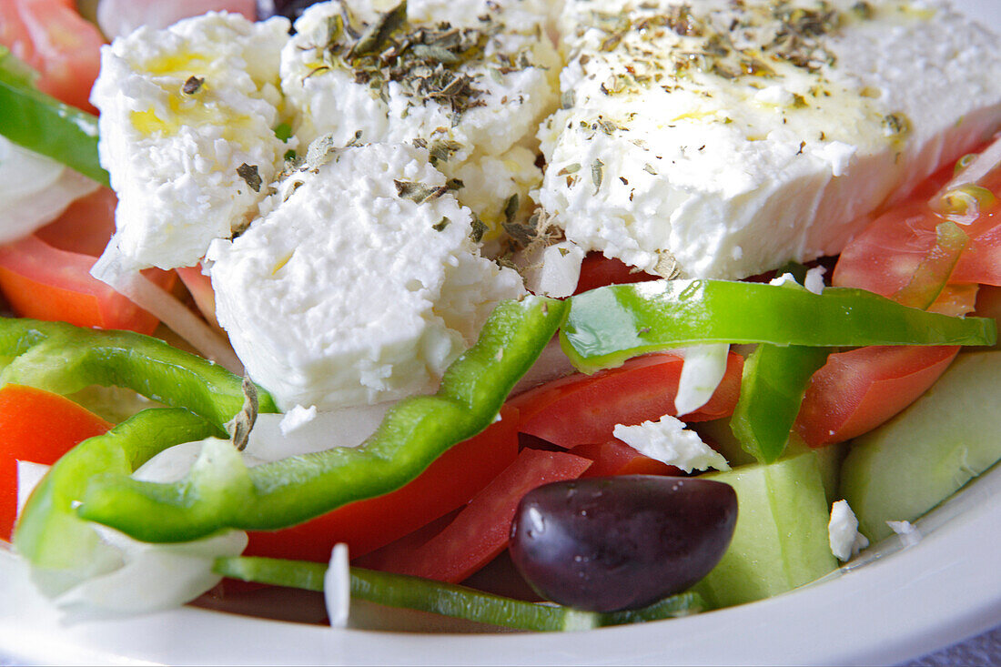 Griechischer Salat mit Feta, Nahaufnahme