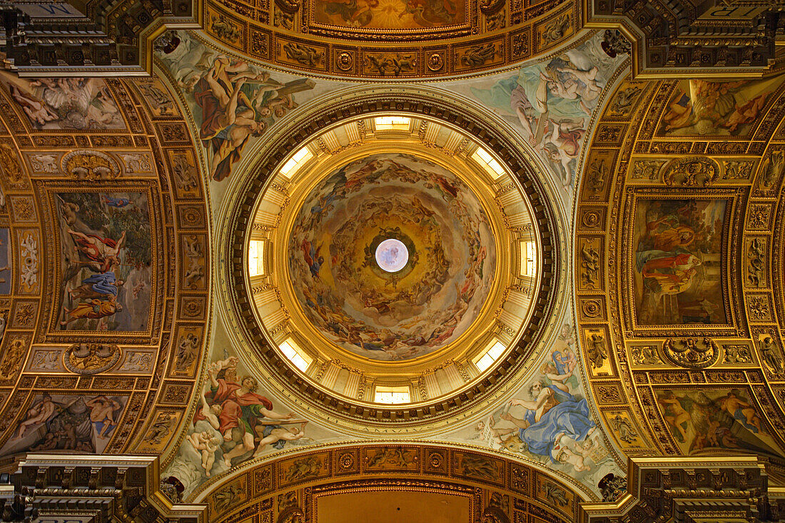 Innenansicht der Kirche S. Andrea della Valle, Blick zur Decke, Rom, Italien, Europa