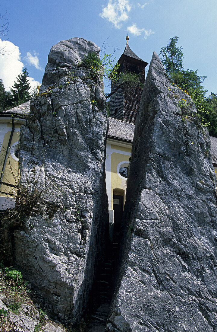 split rock with chapell, Klobenstein, canyon of Entenlochklamm, Tiroler Ache, Tiroler Achen, Chiemgau range, Tyrol, Austria