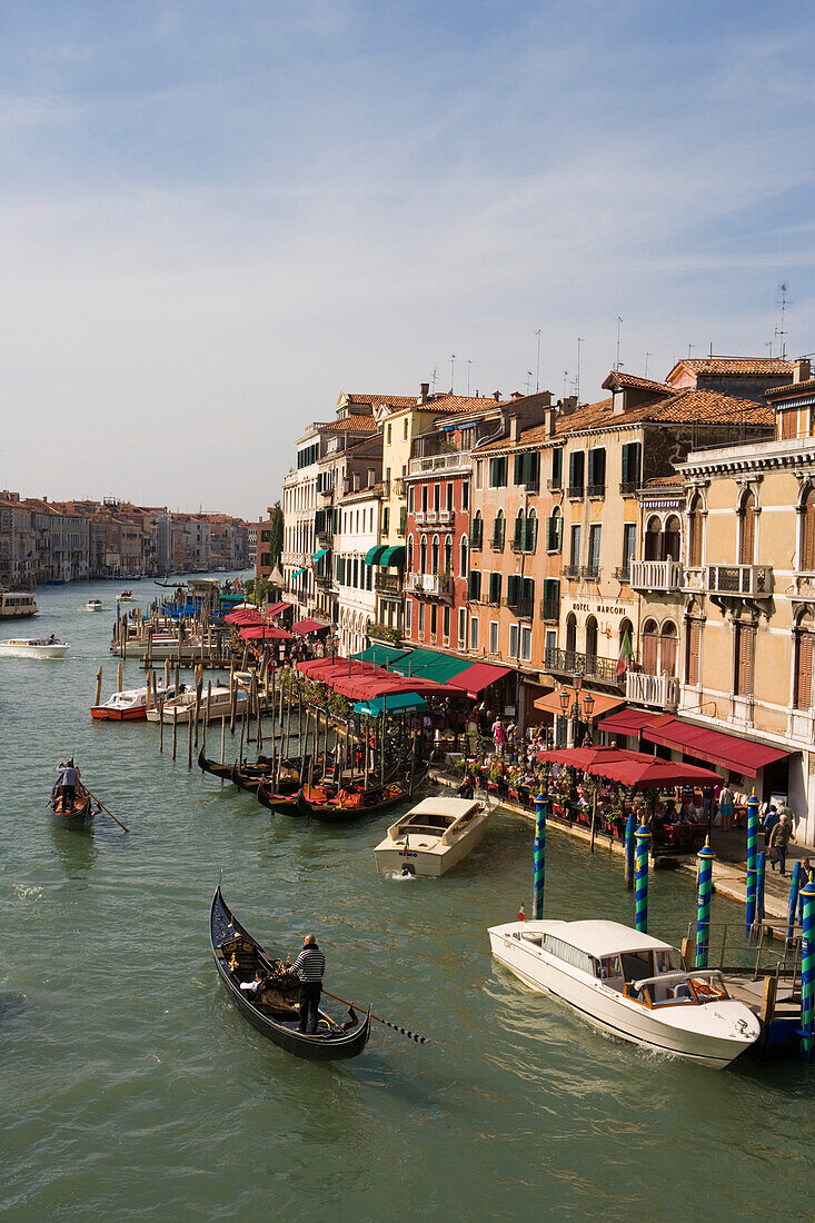Blick von Rialtobrücke auf Canal Grande, Venedig, Venetien, Italien, Europa