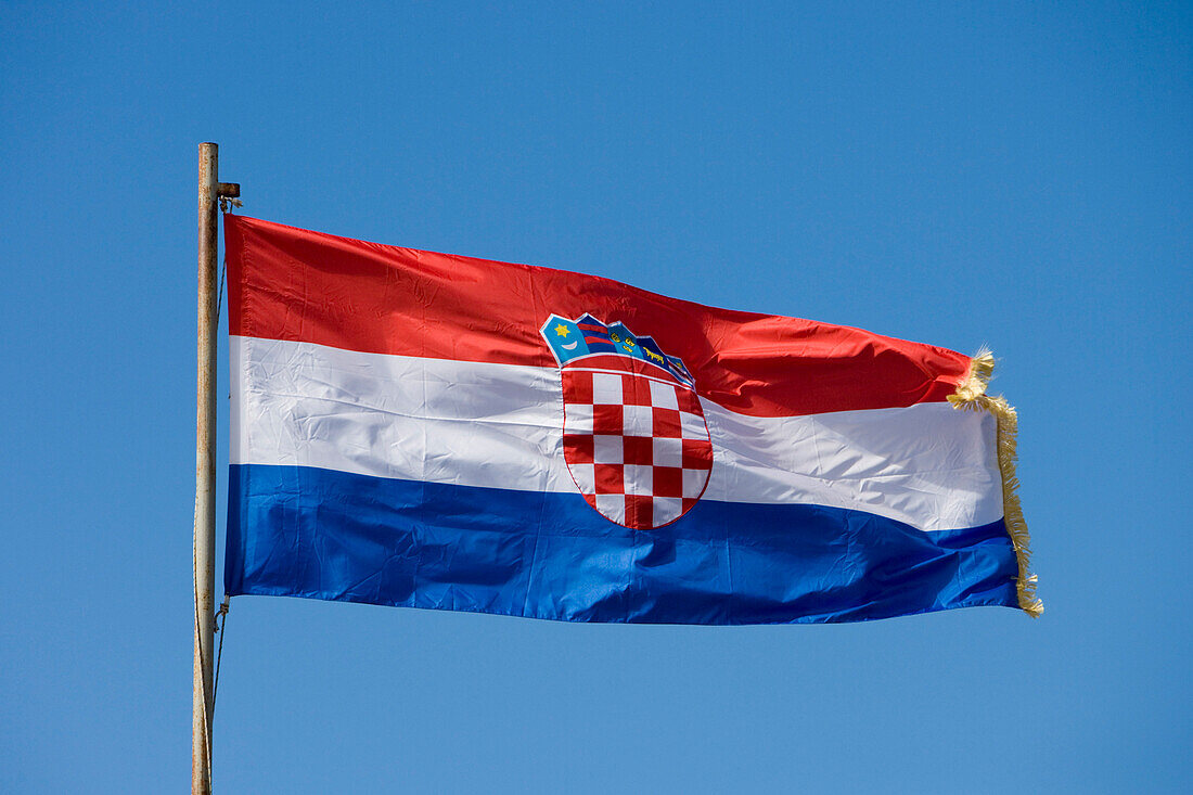Kroatische Nationalflagge, Dubrovnik, Dalmatien, Kroatien, Europa