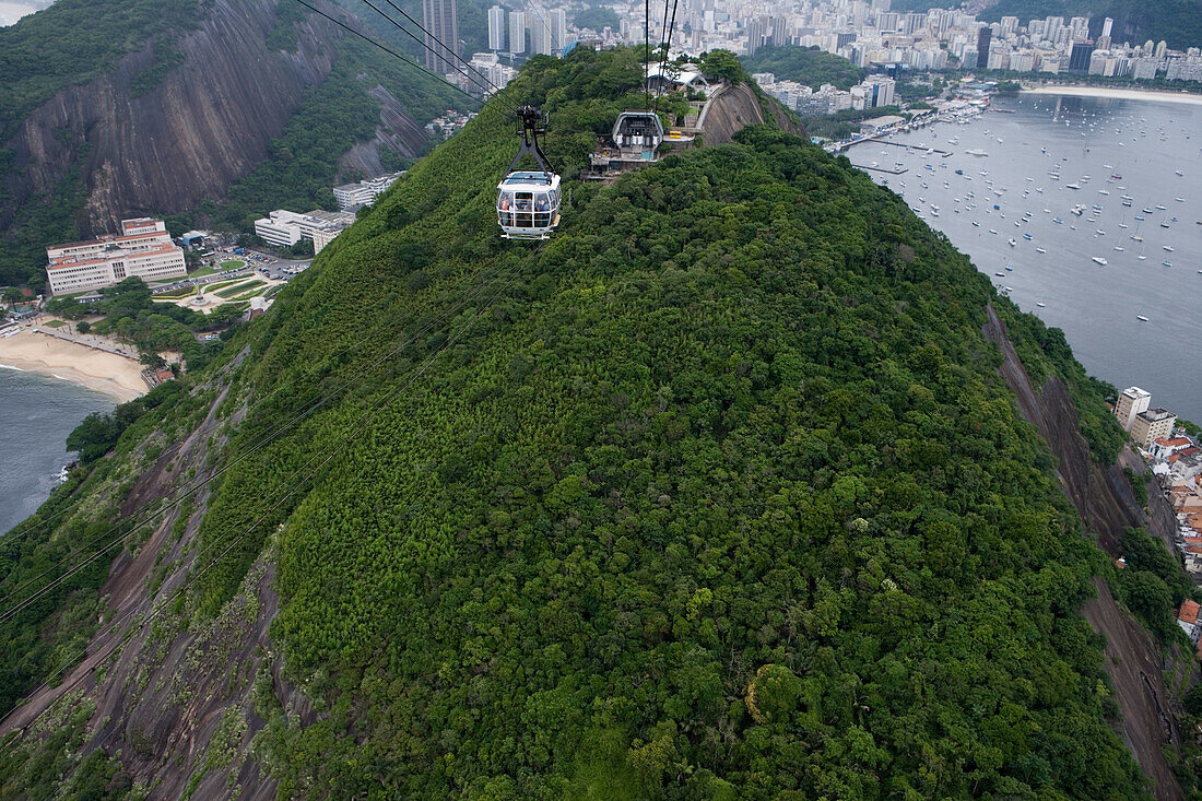 Cable car, gondola to the top of the Sugarloaf Mountain, Rio de Janeiro, Brazil, South America