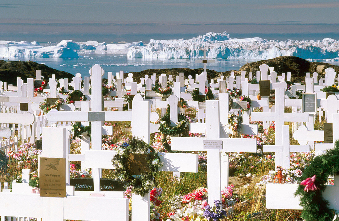 Cementery in Jakobshavn (greenlandic: Ilulíssat). Diskobay. Greenland