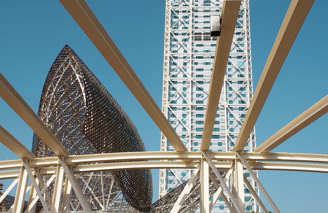 Hotel Arts and Sculpture by Frank O. Gehry at the Port Olímpic. Barcelona. Spain