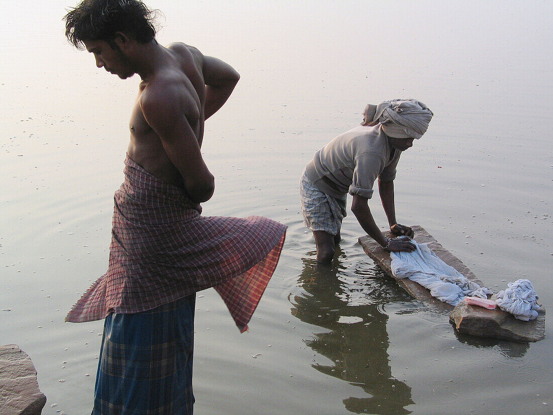 Washing clothes. Varanasi (Banaras), Uttar Pradesh. India