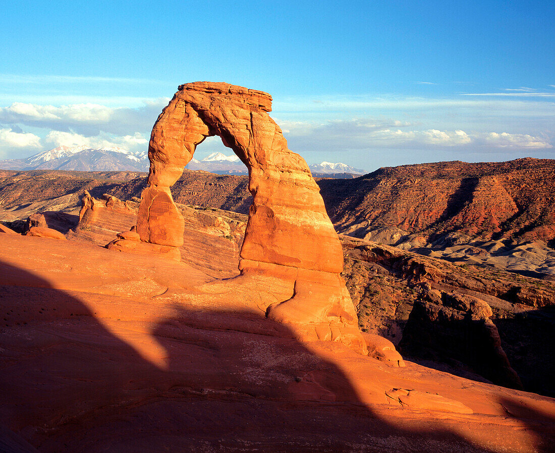 Delicate Arch and La Sal Mountains. Arches National Park. Utah. USA