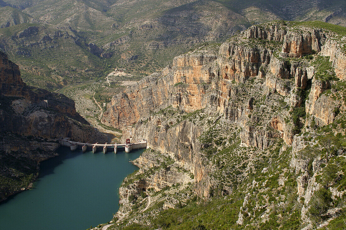 Millares reservoir, Otonel. Valencia province, Comunidad Valenciana, Spain