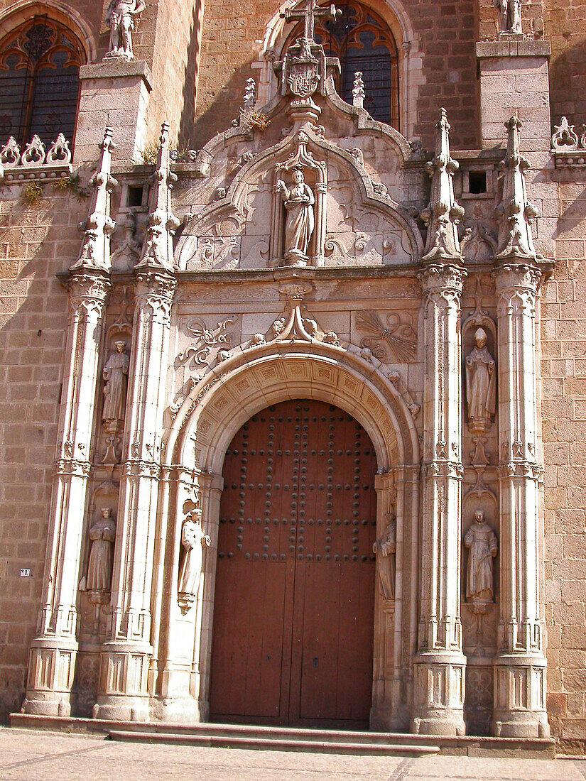 Main gate of San Juan de los Reyes monastery. Toledo. Spain