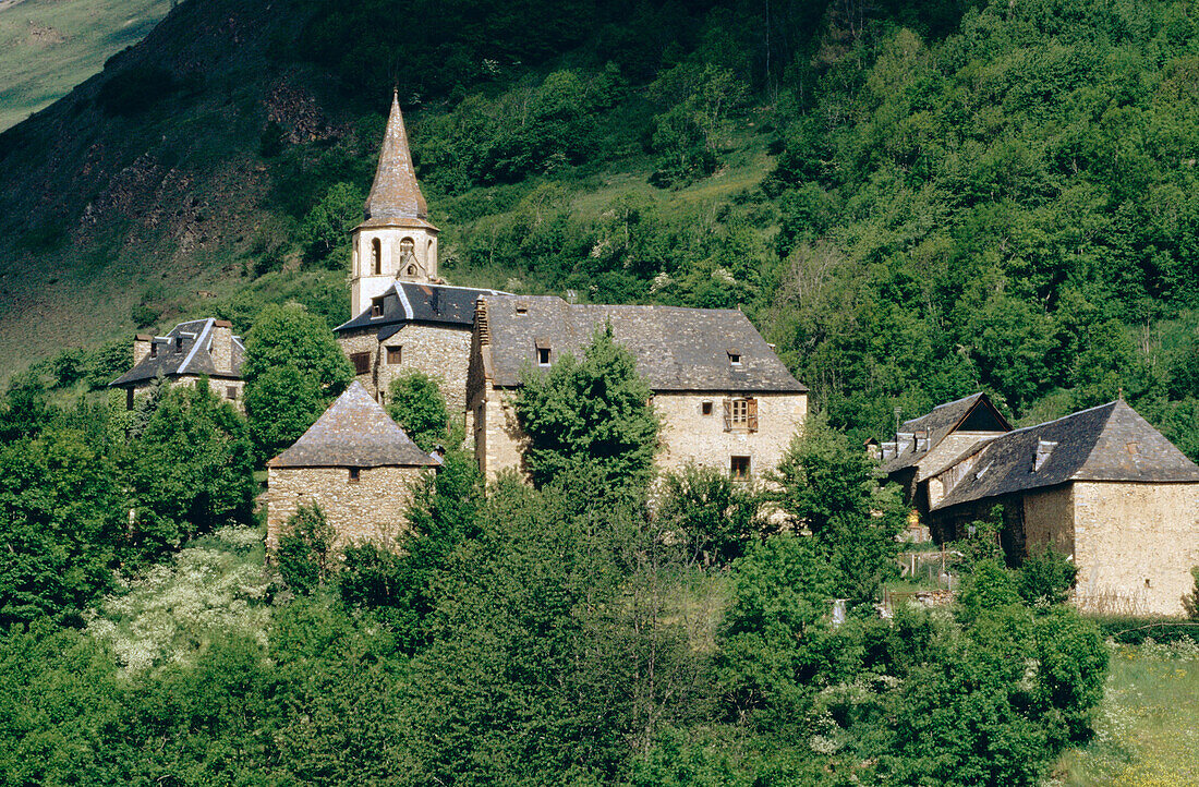 Church of Santa Eulalia. Unha. Valle d Aran. Lleida province. Catalonia. Spain