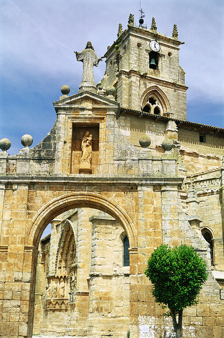 Gateway to South facade of church of Santa María la Real (12th-17th century). Sasamón. Burgos province, Spain