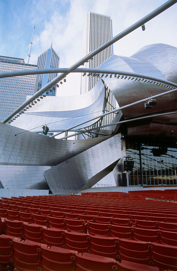 Jay Pritzker Pavillon von Frank Gehry im Millenium Park, Chicago, Illinois, USA