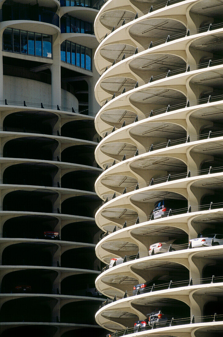 High rise building, Parking garage, Bertrand Goldberg, Marina City, Chicago, Illinois, USA